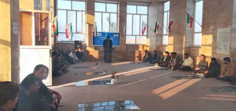 غبار روبی گلزار شهدا به مناسبت هفته دولت در شهرستان لنده