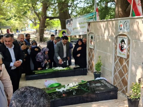 گزارش تصویری | غبارروبی و عطر افشانی گلزار شهدا در شهرستان های استان مازندران