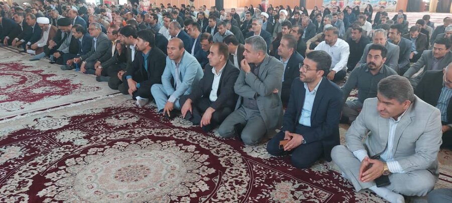 ادای احترام کارکنان بهزیستی استان به مقام والای شهدا در آستانه هفته دولت