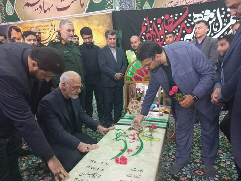 مدیرکل و کارکنان بهزیستی خوزستان به مناسبت هفته دولت با شهدا تجدید میثاق کردند