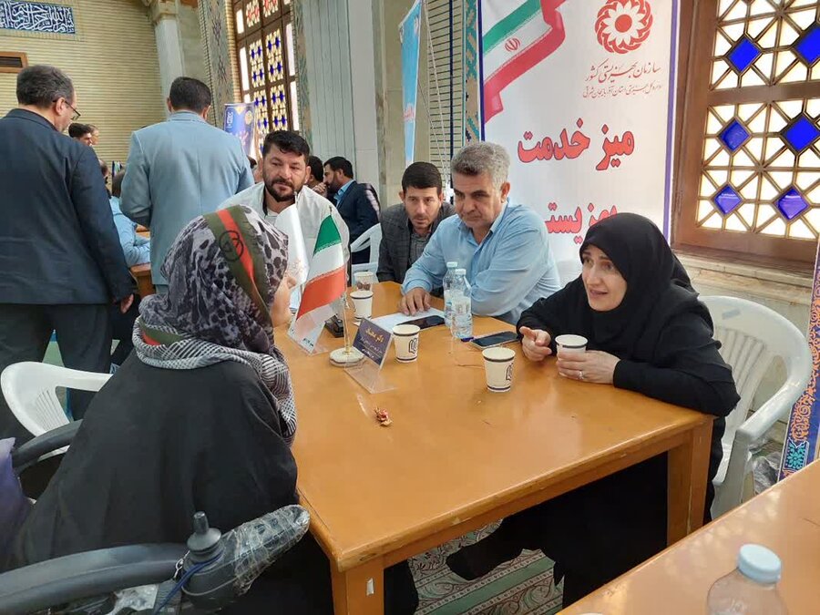 گزارش تصویری| برپایی میز ارتباطات مردمی بهزیستی در محل مصلی امام (ره )تبریز