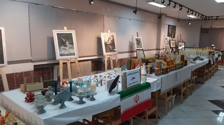 افتتاح نمایشگاه دستاوردهای مددجویان بهزیستی در شاهین دژ 