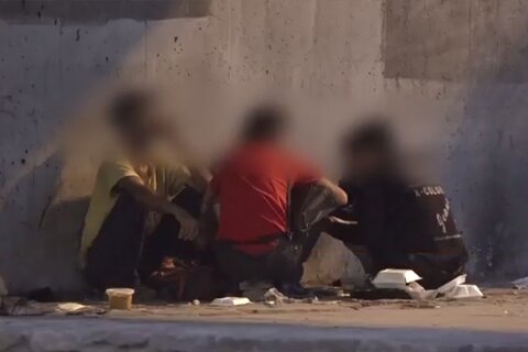 ببینیم | گزارشی از حضور معتادان خیابانی در زیرگذر پل شاهد مشهد