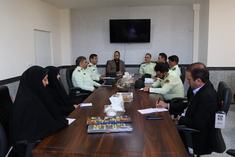 نشست مشترک مدیرکل بهزیستی استان با معاونت اجتماعی نیروی انتظامی