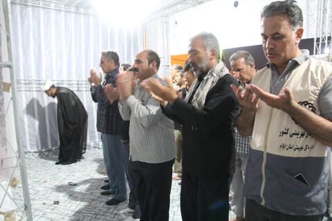 گزارش تصویری| موکب خادمین سیدالشهدا(ع) بهزیستی ایلام‌ میزبان نماز جماعت زائران اربعین حسینی