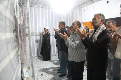 گزارش تصویری| موکب خادمین سیدالشهدا(ع) بهزیستی ایلام‌ میزبان نماز جماعت زائران اربعین حسینی
