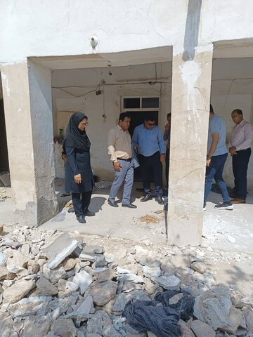 در رسانه|اوز|کمک مالی بلاعوض به افراد زلزله زده زیر پوشش بهزیستی اوز در پی سفر معاون مدیر کل بهزیستی فارس
