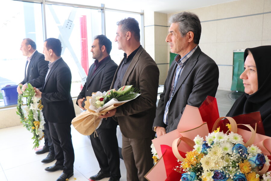 استقبال مسئولین بهزیستی از نائب قهرمان کشتی جهان