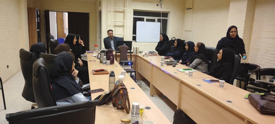 شیراز| حضور مدیر بهزیستی شیراز در کارگاه آموزشی اختلال شخصیت مرزی نوجوانان