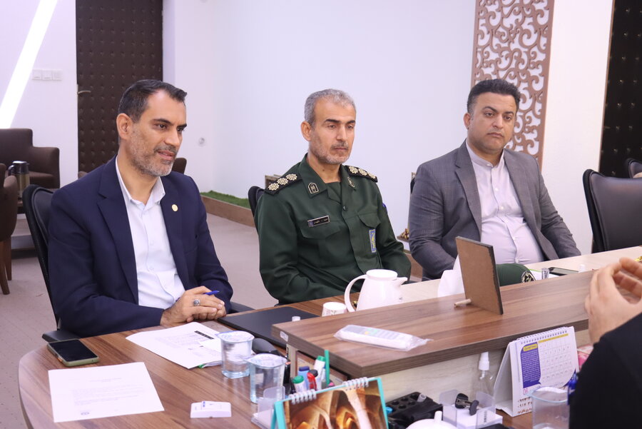 نشست معاون اجرایی سپاه امام صادق (ع) با سرپرست بهزیستی استان بوشهر