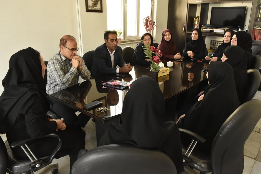 تقدیر از بانوی مربی