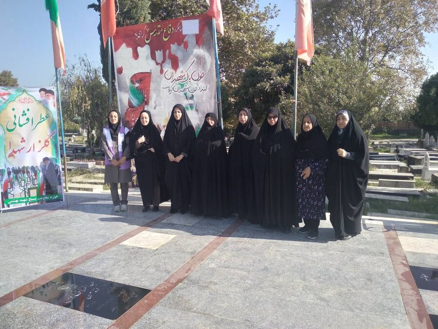 بندرگز | غبارروبی گلزار شهدا و توزیع 180 پک لوازم التحریر انجام شد.