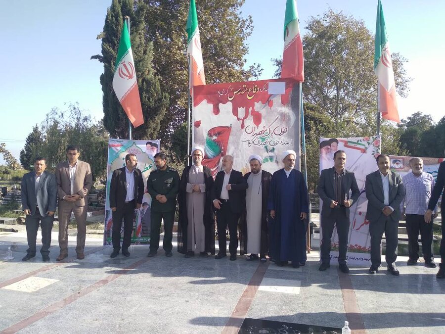 بندرگز | غبارروبی گلزار شهدا و توزیع 180 پک لوازم التحریر انجام شد.