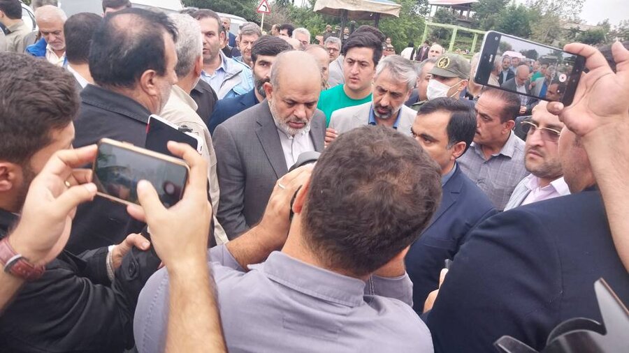 بازدید وزیر کشور از مناطق سیل زده آستارا
