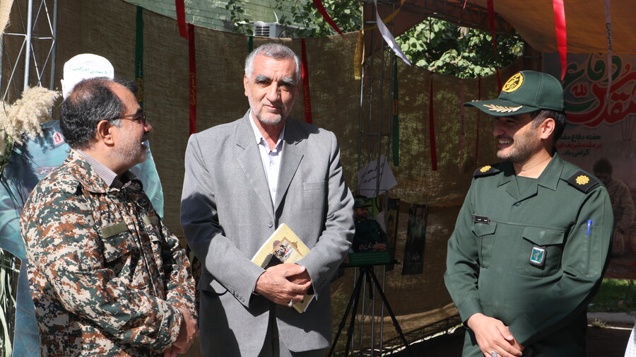 هفته دفاع مقدس گرامیباد