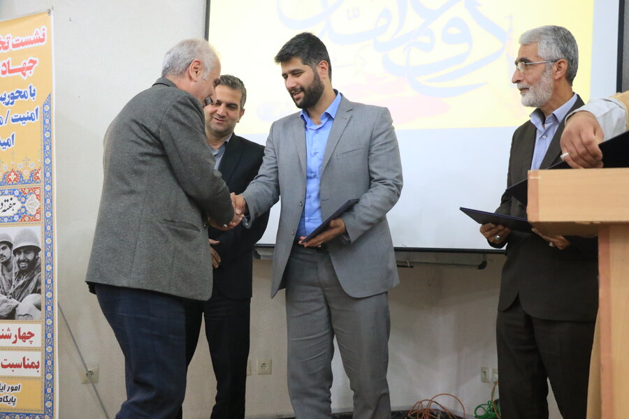 برگزاری همایش گرامیداشت هفته دفاع مقدس در بهزیستی گیلان