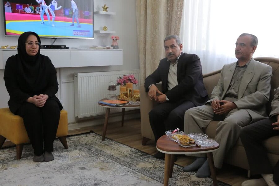 دیدار مدیرکل بهزیستی کردستان با ایثارگران شاغل در بهزیستی کردستان 