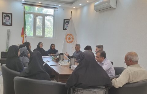 شهرستان بوشهر| نشست و هم اندیشی در خصوص برنامه ها و مناسبت های مربوط به حوزه توانبخشی با سرپرست بهزیستی شهرستان بوشهر