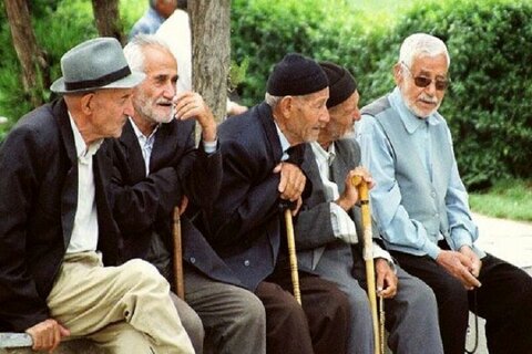 سالمندان ۹ درصد جمعیت آذربایحان غربی را تشکیل می‌دهند