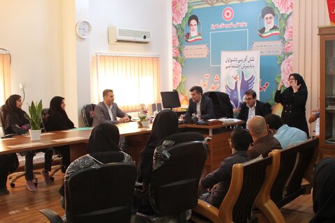 گزارش تصویری|نشست صمیمانه مدیر کل بهزیستی خوزستان با ناشنوایان نخبه