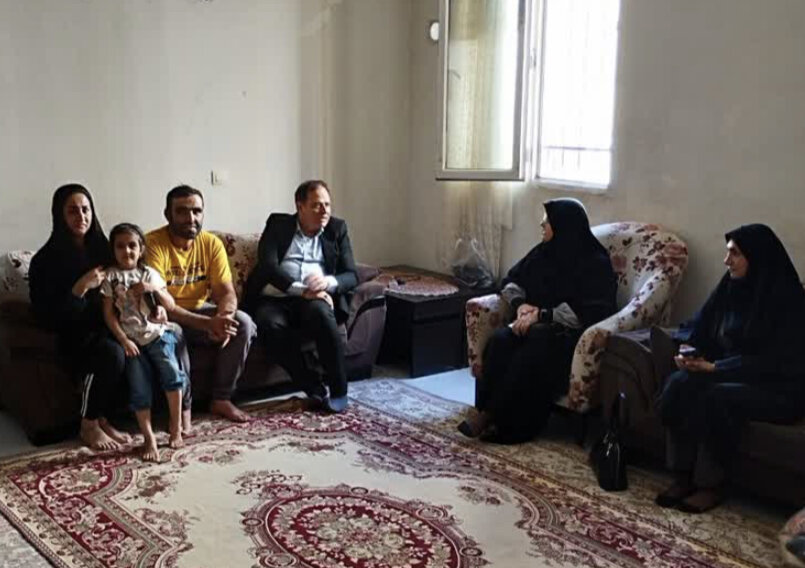 ساوجبلاغ | رئیس اداره بهزیستی با زوج ناشنوای ساوجبلاغی دیدار و گفتگو کرد