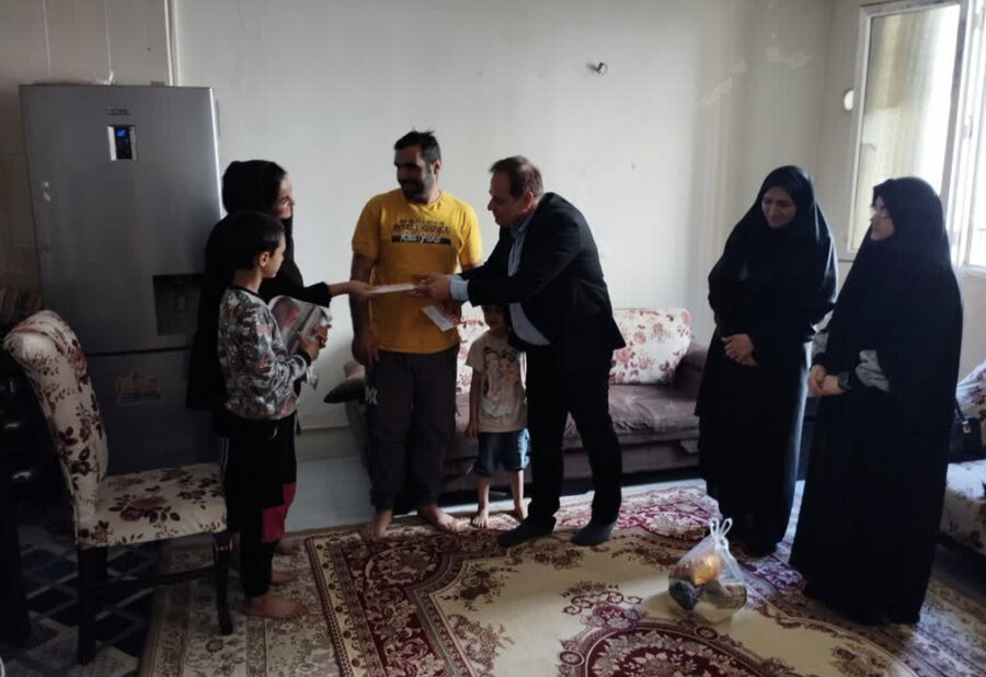 رئیس اداره بهزیستی با زوج ناشنوای ساوجبلاغی دیدار و گفتگو کرد