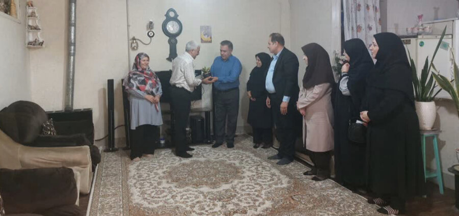ساوجبلاغ | دیدار با یکی ازکارکنان ایثارگر اداره بهزیستی شهرستان ساوجبلاغ