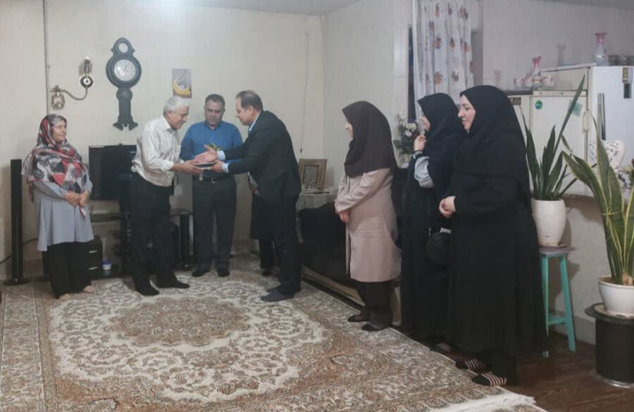 دیدار با یکی ازکارکنان ایثارگر اداره بهزیستی شهرستان ساوجبلاغ