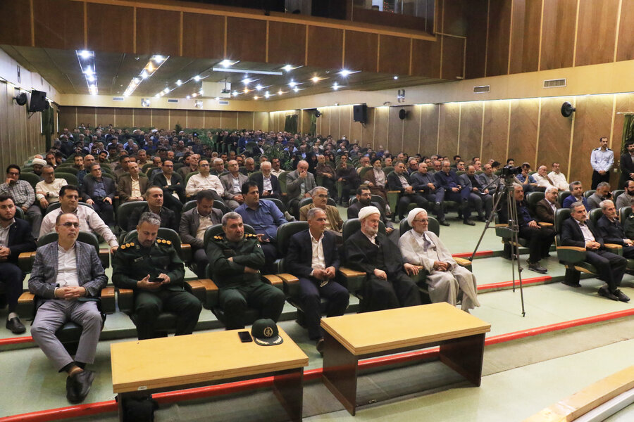 همایش گرامیداشت هفته دفاع مقدس در رشت برگزار شد