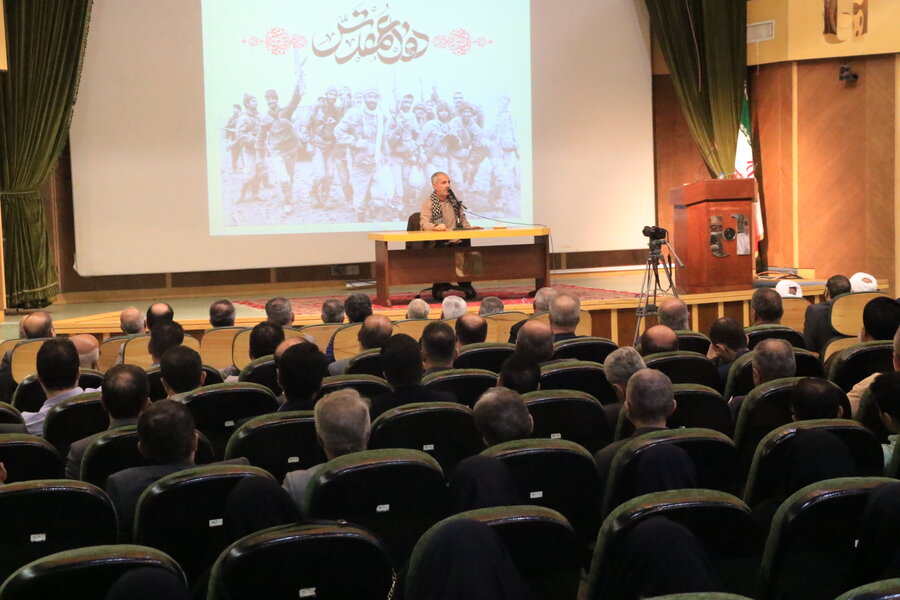 همایش گرامیداشت هفته دفاع مقدس در رشت برگزار شد
