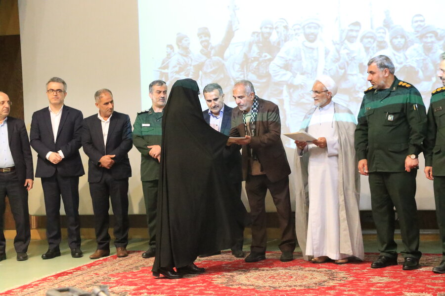 همایش گرامیداشت هفته دفاع مقدس در رشت برگزار شد