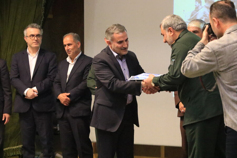 همایش گرامیداشت هفته دفاع مقدس در رشت برگزار شد