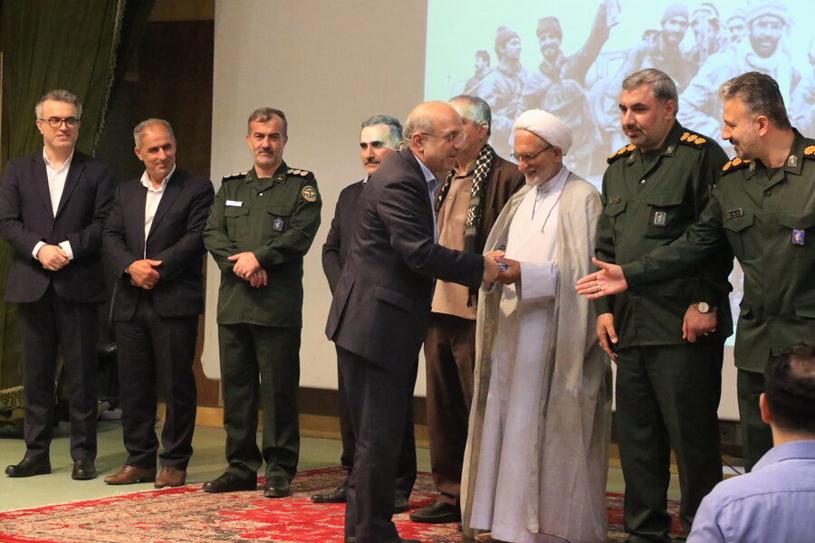 همایش گرامیداشت هفته دفاع مقدس در رشت برگزار شد