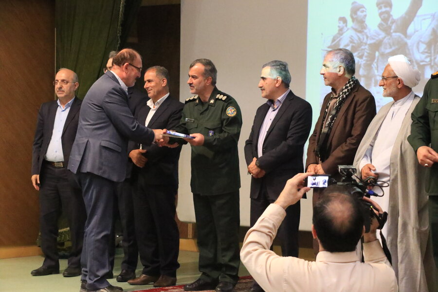 همایش گرامیداشت هفته دفاع مقدس در رشت برگزار شد