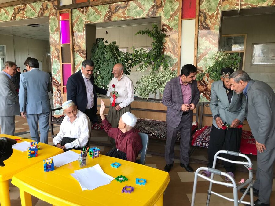 سنندج | بازدید مسئولین از سرای سالمندان