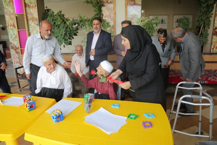 سنندج | بازدید مسئولین از سرای سالمندان