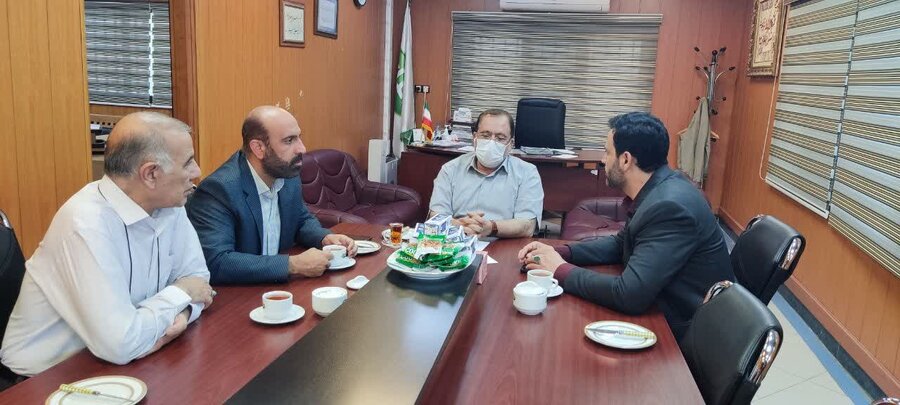 دیدار مدیرکل دفتر توسعه و نظارت بر مراکز و موسسات غیر دولتی سازمان بهزیستی کشوروسرپرست بهزیستی گلستان با مدیرعامل کارخانه لبنیات صباح گنبد