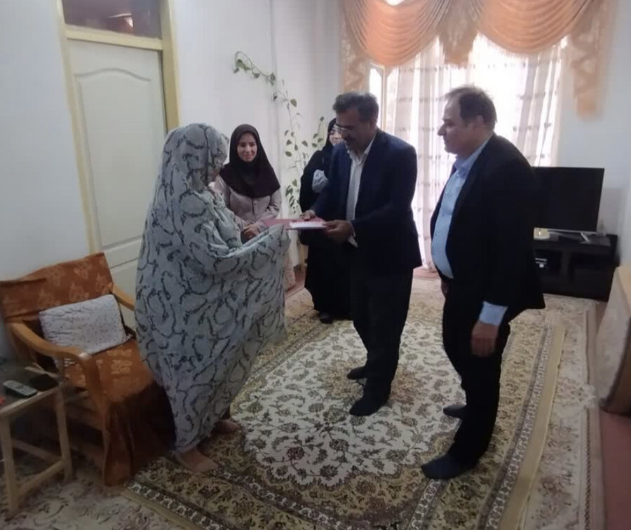 دیدار با سالمند تحت پوشش بهزیستی ساوجبلاغ