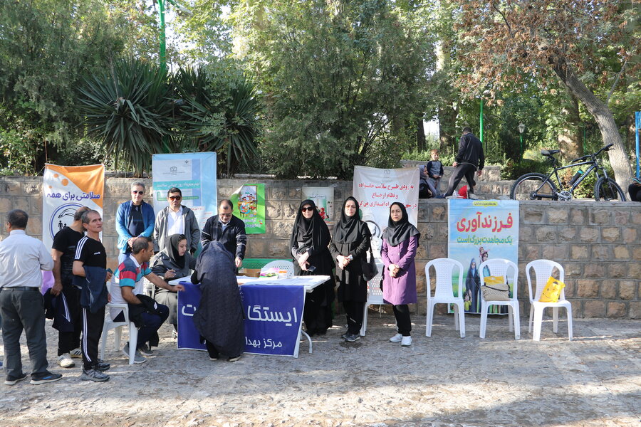 پیاده روی خانوتدگی بمناسبت هفته سالمند