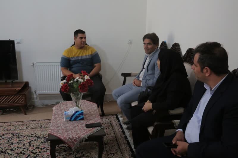 تجلیل بهزیستی سنندج از جودوکار ناشنوا