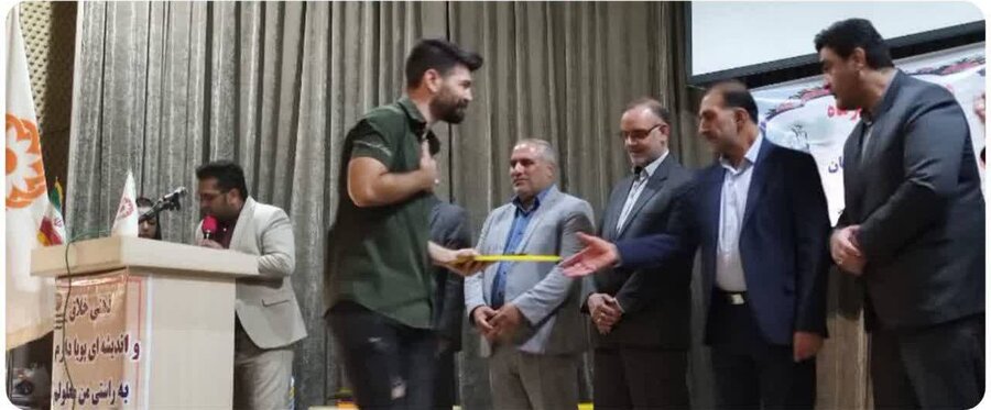 ورامین|  همزمان با هفته وحدت مراسم گرامیداشت ناشنوایان وسالمندان برگزار شد