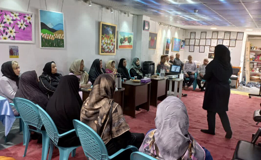 فردیس | برگزاری دوره آموزشی آشنایی با بیماری های دوران سالمندی