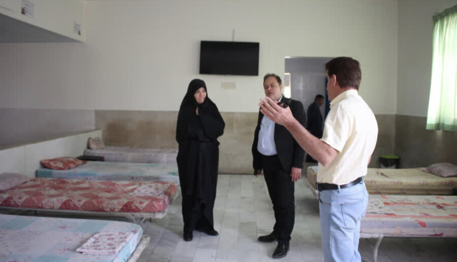 بازدید سرزده مدیرکل بهزیستی البرز از مرکز نگهداری از بیماران اعصاب و روان مهر هشتگرد
