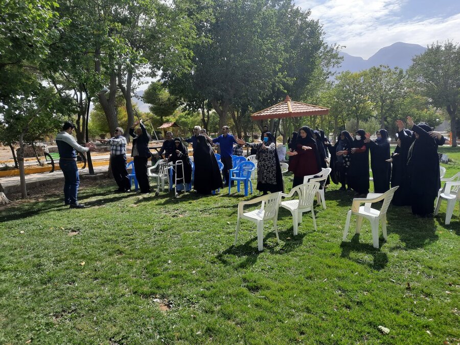 فریدن| نهم آذر، روز یادآوری جایگاه ارزنده سالمندان