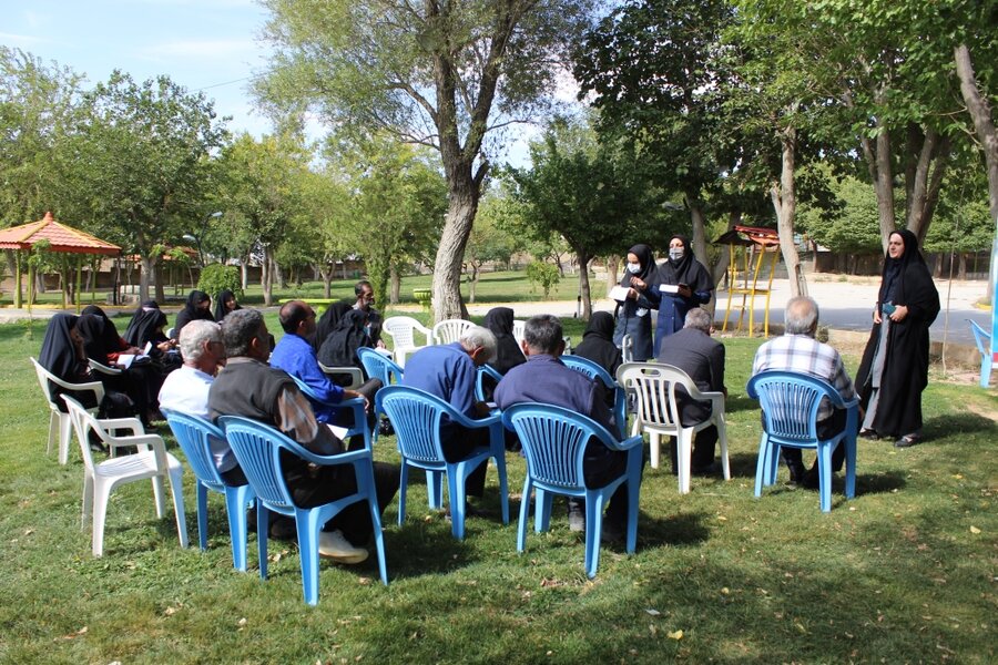 فریدن| نهم آذر، روز یادآوری جایگاه ارزنده سالمندان