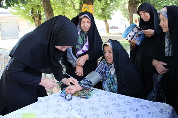 بویین میاندشت|همایش پیاده روی خانوادگی سالمندان