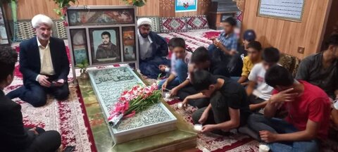 گزارش تصویری|مرقدمطهر شهید بی سر شیر علی سلطانی پذیرای فرزندان نوجوان و جوان بهزیستی فارس بود