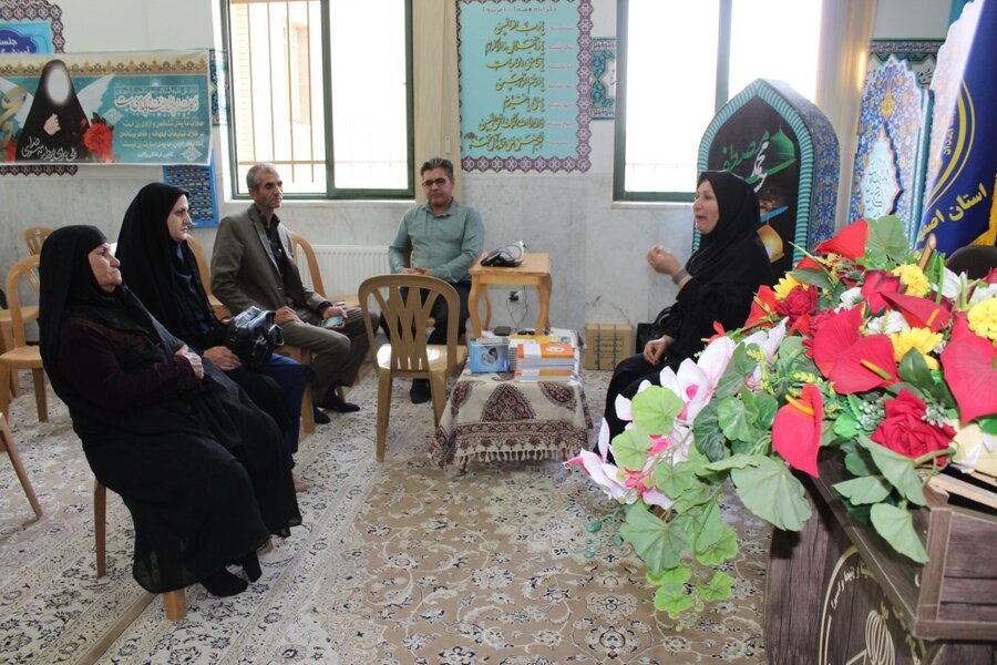 فریدن| نهم مهر، روز یادآوری جایگاه ارزنده سالمندان