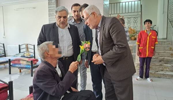 خمینیشهر| خانه احسان، شاهد مهروزی مسئولین شهرستان