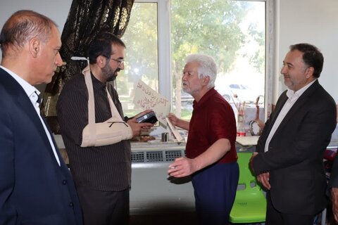گزارش تصویری ا بازدیددکتر نظری معاون سیاسی امنیتی استانداری مرکزی از مرکز سالمندان ابراهیم آباد